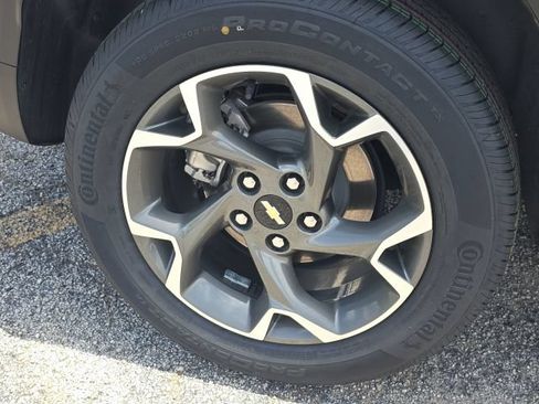 Used 2024 Chevrolet Trax LT w/ Sunroof Package FWD image 10