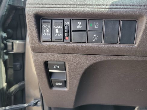 Used 2019 Honda Odyssey EX image 28
