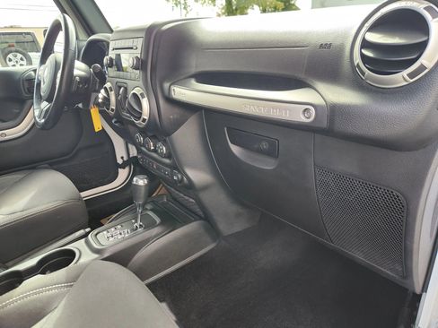 Used 2017 Jeep Wrangler Unlimited Sahara w/ Max Tow Package image 36