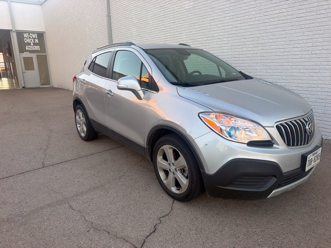 Used 2015 Buick Encore FWD image 1