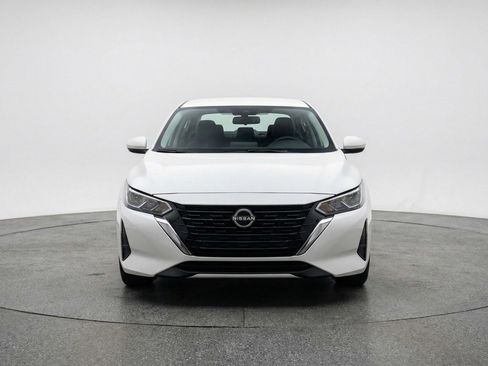 Used 2025 Nissan Sentra S image 2