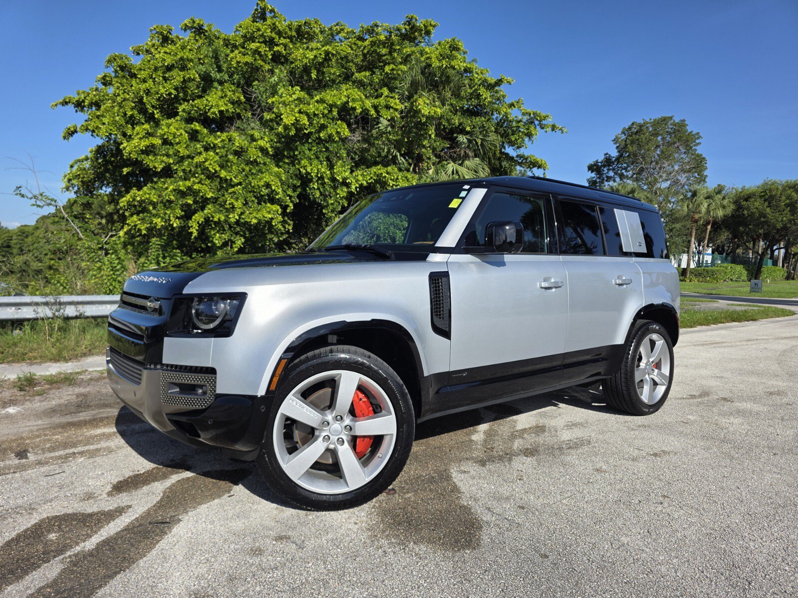 Used 2020 Land Rover Defender 110 X AWD/4WD image 1