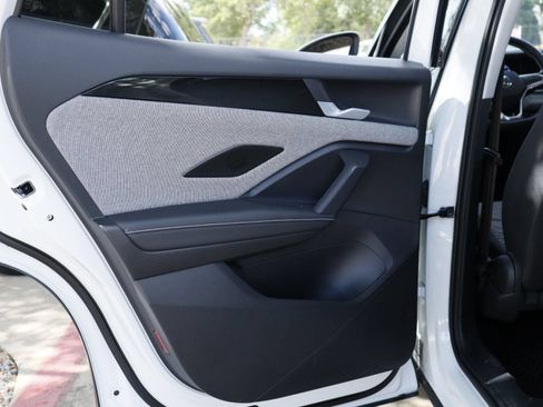 Certified 2025 Volkswagen Tiguan S FWD image 29