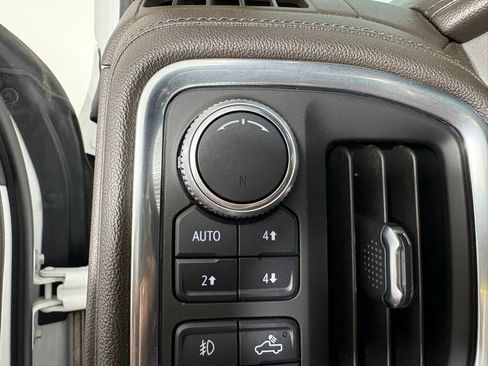 Used 2019 GMC Sierra 1500 Denali w/ Technology Package AWD/4WD image 22