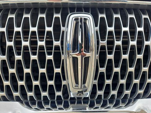 Used 2021 Lincoln Aviator Reserve w/ Equipment Group 201A RWD image 9