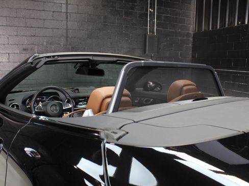 Used 2017 Mercedes-Benz SL 550 image 21