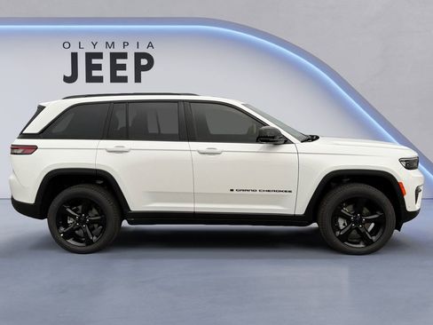 New 2025 Jeep Grand Cherokee Limited w/ Luxury Tech Group II image 8
