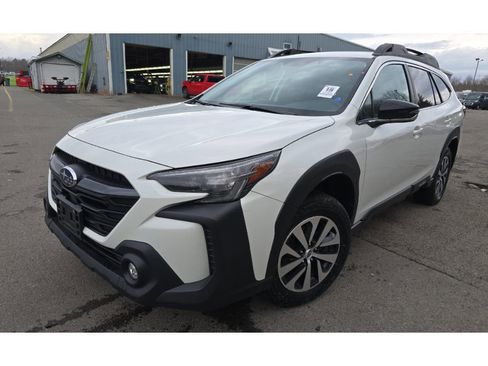 Used 2024 Subaru Outback Premium AWD/4WD image 1