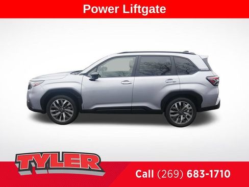 Used 2025 Subaru Forester Touring AWD/4WD image 4