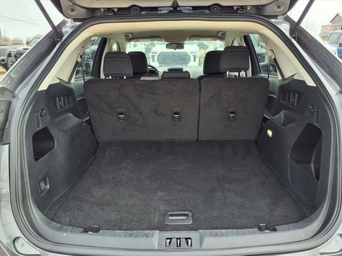 Certified 2022 Ford Edge SE w/ Black Appearance Package image 13