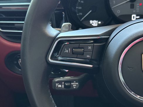 Certified 2025 Porsche Macan S AWD/4WD image 30