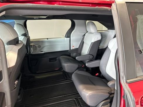 Used 2023 Toyota Sienna XSE w/ XSE Plus Package AWD/4WD image 17