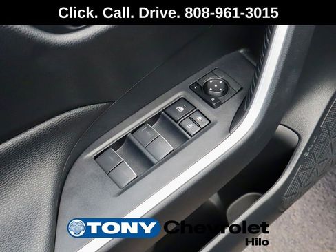 Used 2023 Toyota RAV4 SE image 10