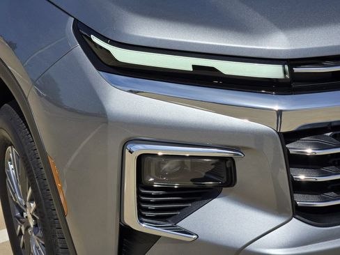New 2026 Chevrolet Traverse LT FWD image 9