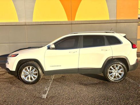 Used 2015 Jeep Cherokee Limited image 2