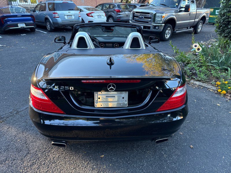 Used 2014 Mercedes-Benz SLK 250 image 10