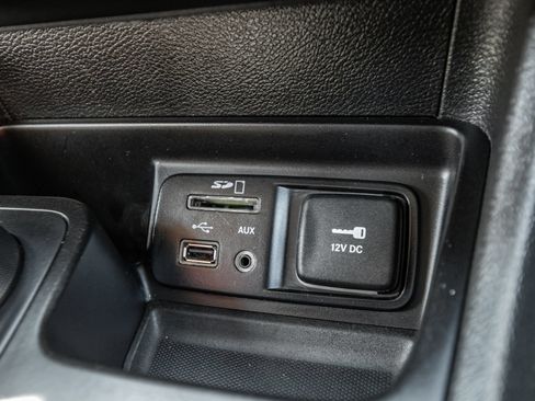 Used 2018 Jeep Cherokee Latitude w/ Altitude Package AWD/4WD image 25