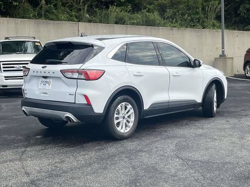 Used 2021 Ford Escape SE FWD image 3