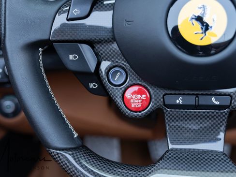 Used 2022 Ferrari 812 GTS image 28