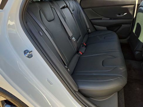 New 2026 Hyundai Elantra Limited image 21