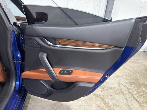 Used 2014 Maserati Ghibli S Q4 AWD/4WD image 28
