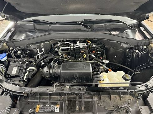 Used 2022 Ford Explorer XLT AWD/4WD image 33