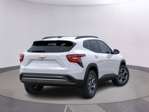New 2026 Chevrolet Trax LT w/ Driver Confidence Package FWD image 4