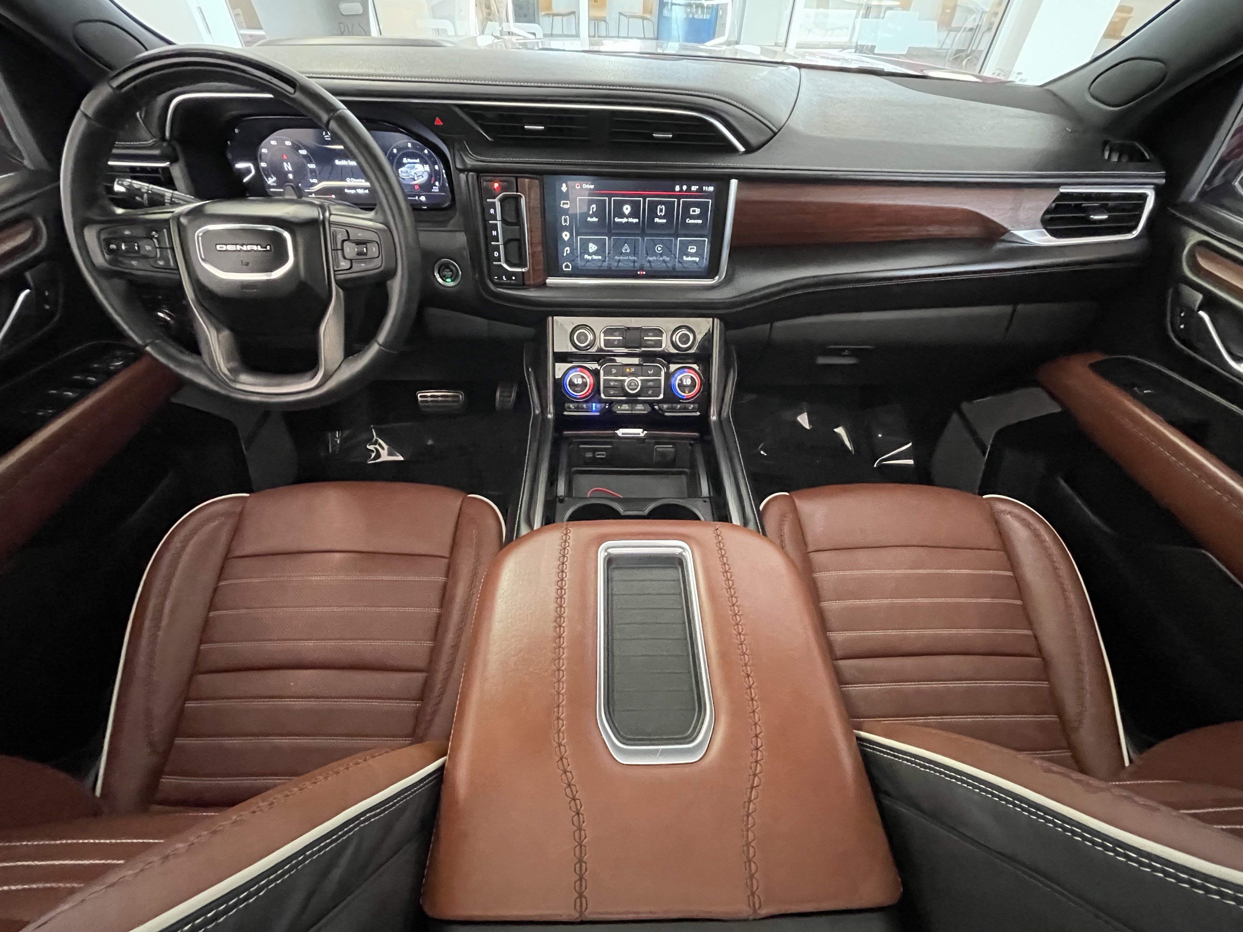 Certified 2023 GMC Yukon Denali Ultimate w/ LPO, Floor Liner Package AWD/4WD image 38