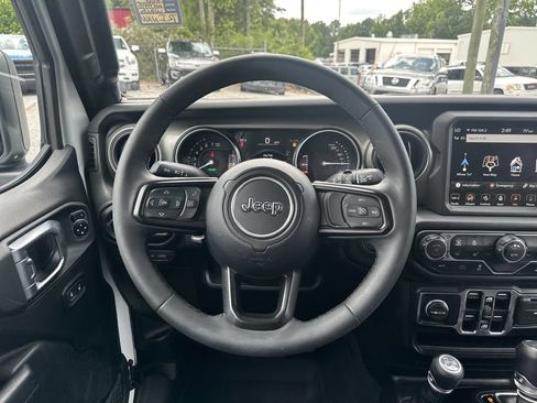 Used 2023 Jeep Wrangler Unlimited w/ Sun & Screen Package AWD/4WD image 24