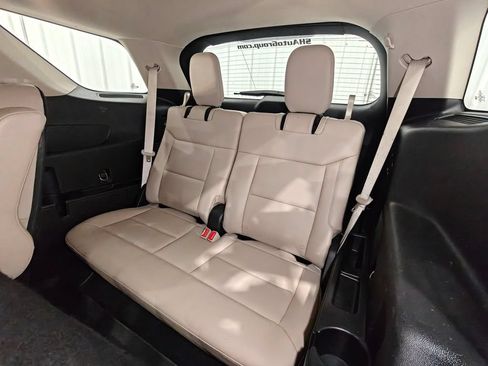 Used 2020 Ford Explorer XLT w/ Equipment Group 202A AWD/4WD image 30