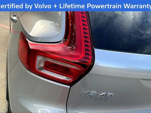 Used 2025 Volvo XC40 B5 Plus AWD/4WD image 40
