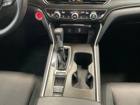 Certified 2018 Honda Accord LX image 25