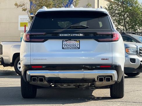 Used 2025 GMC Acadia Denali image 6