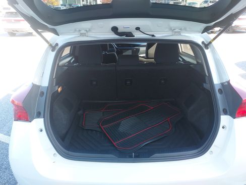 Used 2018 Toyota Corolla iM image 19