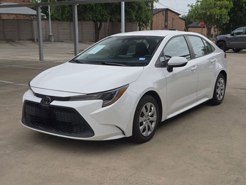 Used 2021 Toyota Corolla LE FWD image 4
