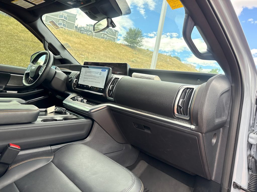 Used 2026 Ford Expedition Tremor AWD/4WD image 33