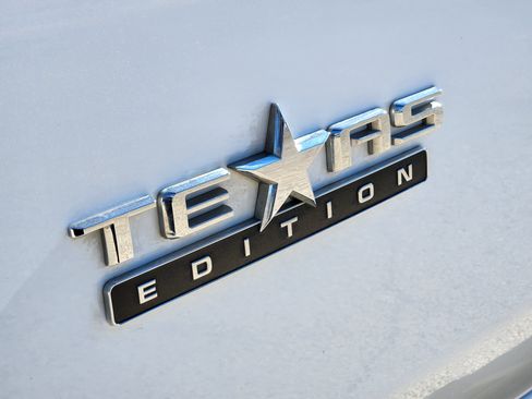 Used 2021 Chevrolet Silverado 2500 LTZ w/ LTZ Texas Edition image 11