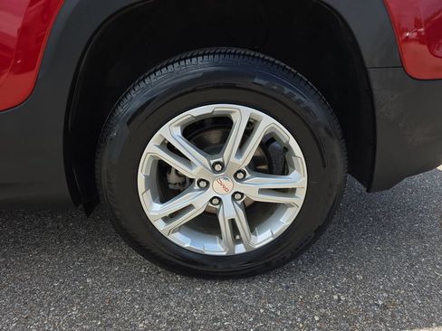 Used 2022 GMC Terrain SLE w/ Driver Convenience Package AWD/4WD image 35
