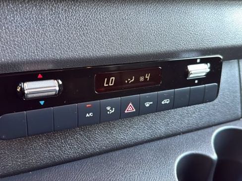 Used 2025 Mercedes-Benz Sprinter 2500 image 18