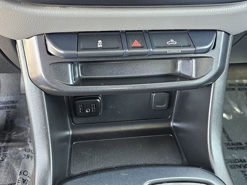 Used 2021 Chevrolet Colorado W/T w/ Custom Special Edition image 31