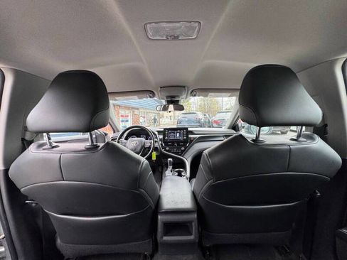 Used 2021 Toyota Camry SE image 6