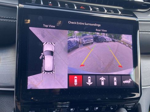 New 2025 Jeep Grand Cherokee Limited w/ Luxury Tech Group II image 5