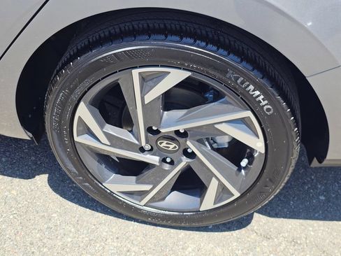 Certified 2025 Hyundai Elantra Sport FWD image 8