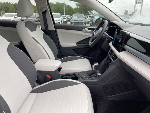 New 2025 Volkswagen Taos SE FWD image 37