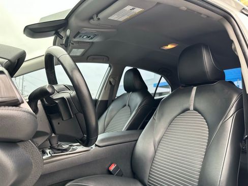 Used 2022 Toyota Camry SE image 14