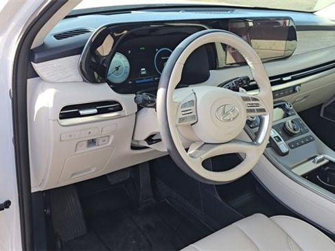 Used 2024 Hyundai Palisade Calligraphy image 12