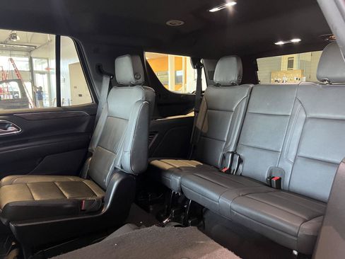 Used 2022 Chevrolet Tahoe Z71 w/ Luxury Package AWD/4WD image 20