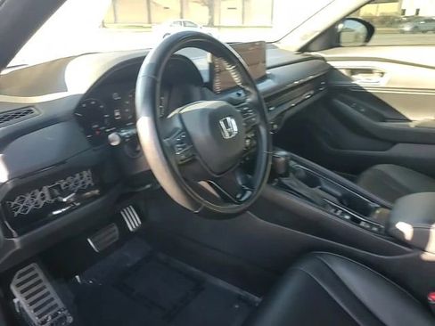 Used 2023 Honda Accord Sport image 9