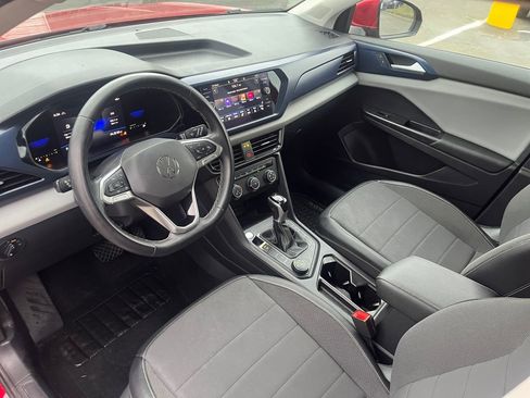 Used 2022 Volkswagen Taos SE image 16