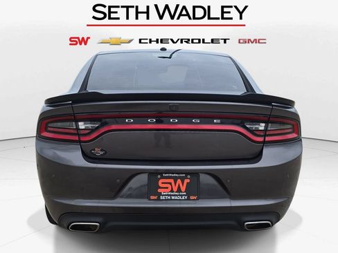 Used 2018 Dodge Charger SXT w/ Blacktop Package RWD image 6